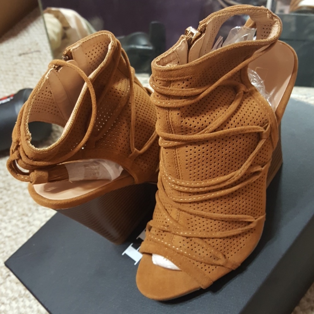 Brand new side zipper heels
